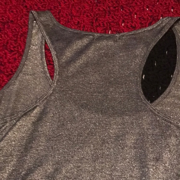 Tops - Picture 3 of 3